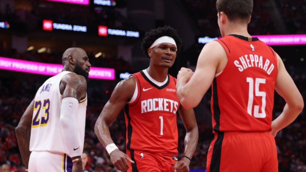 Houston aplasta a Lakers en una mala noche de LeBron James