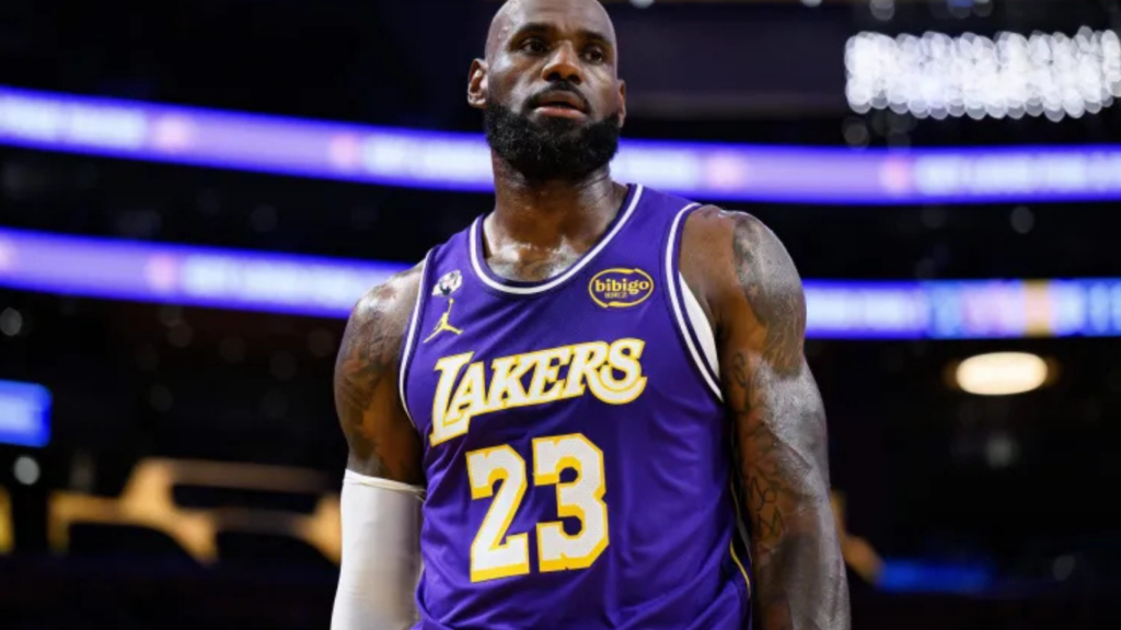 Lebron James al rescate de Lakers ante Houston