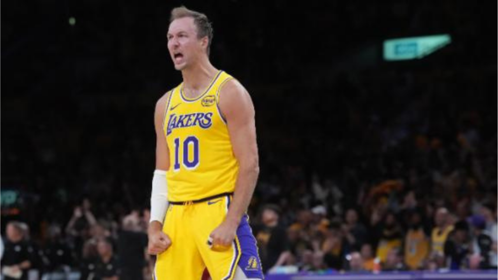 luke kennar mvp de l juego 1 de playoffs